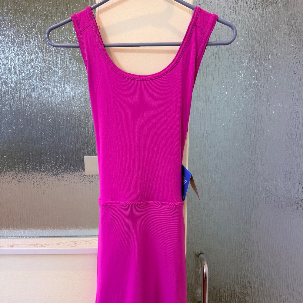 Pink Sleeveless Athletic Dress with Built-In Shorts – Comfortable & Stylish